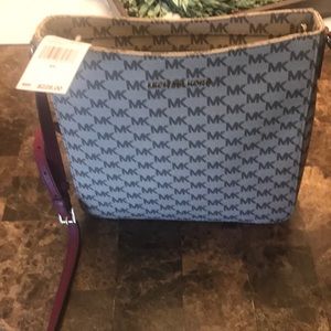 Authentic Michael Kors Jet Set Travel